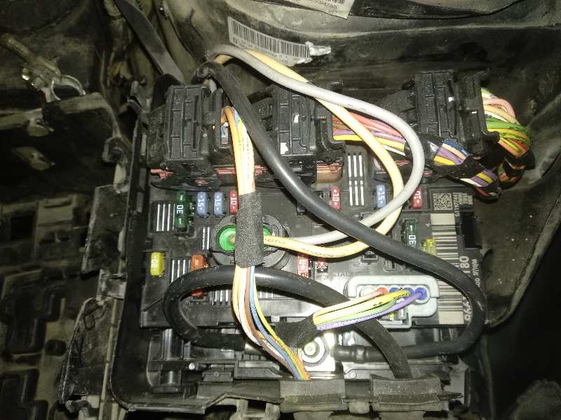 Caja reles / fusibles peugeot 207 1.4 hdi