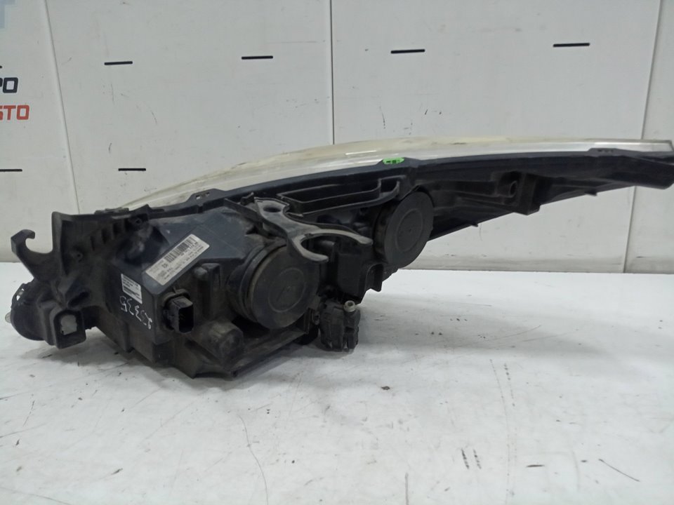 Faro derecho peugeot 5008 access