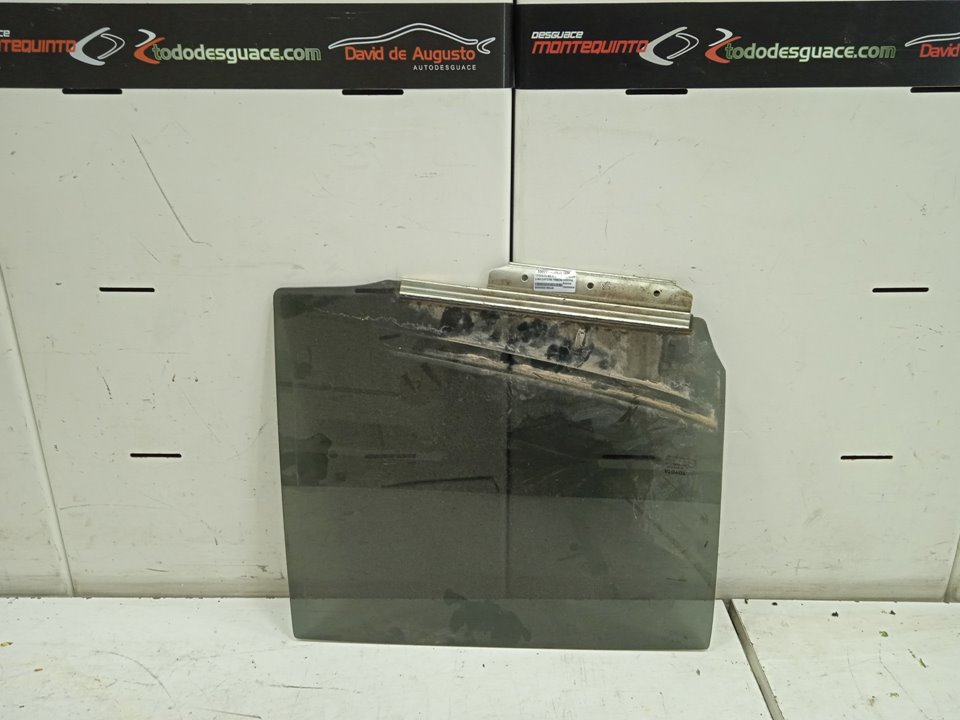 Luna trasera derecha toyota  no identificado