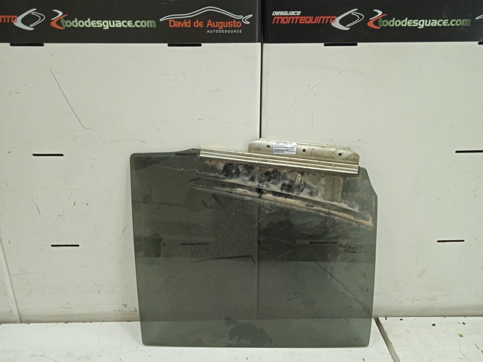 Luna trasera derecha toyota  no identificado