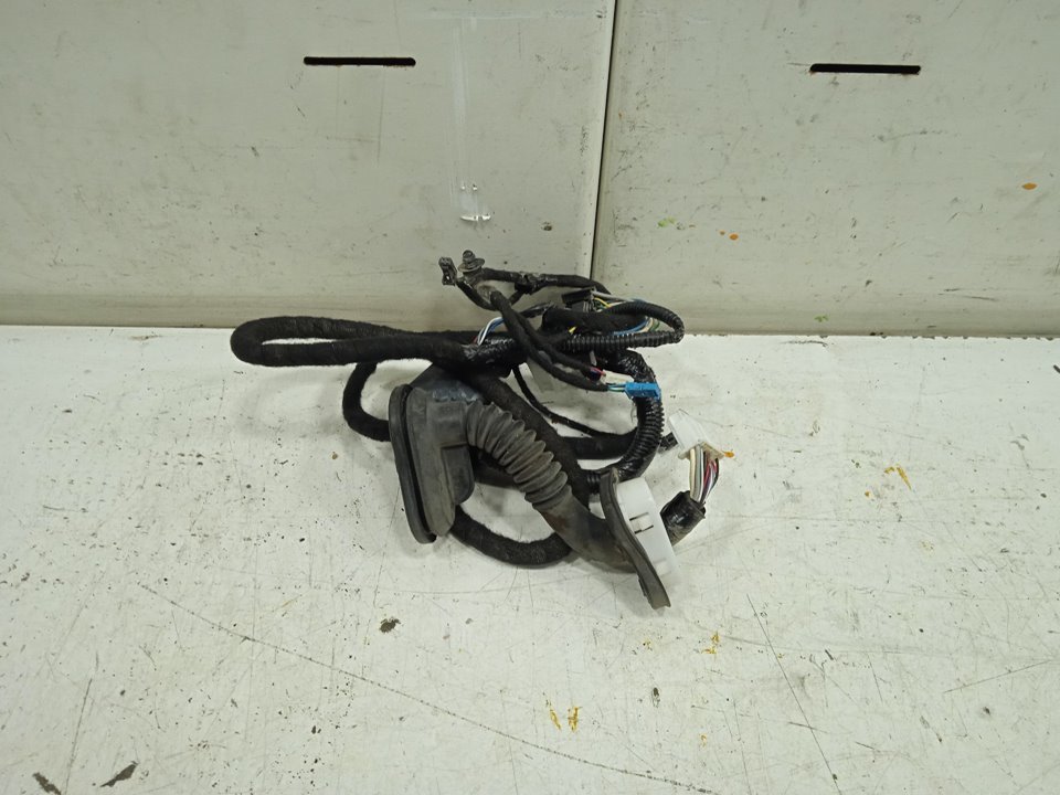 152000616                   306795700c000                        delantera izquierda   no identificado