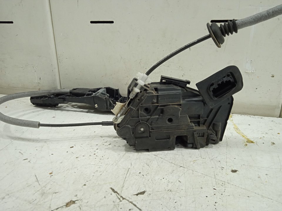 Cerradura puerta trasera derecha volkswagen polo (6r1) advance