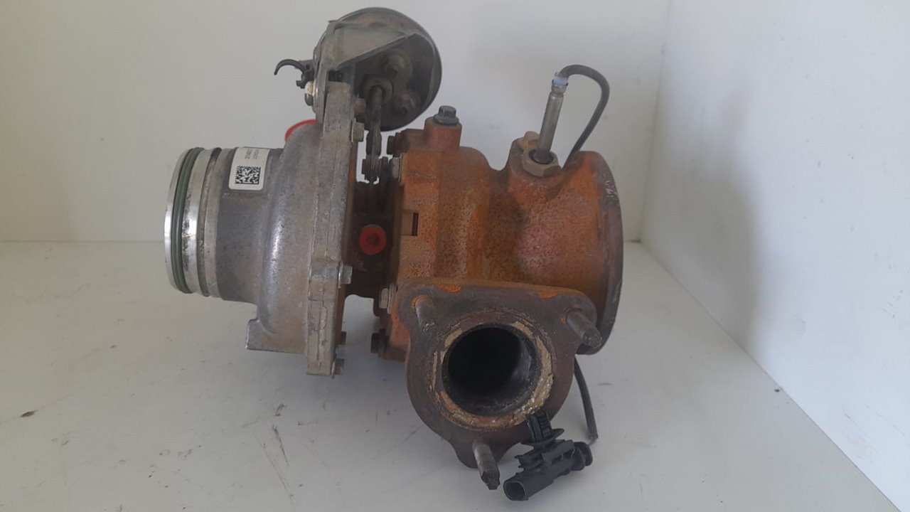 Completo con valvula y sensor de temperatura (conector posicionador de geometria roto el clip esta bien) volvo v40 cross country