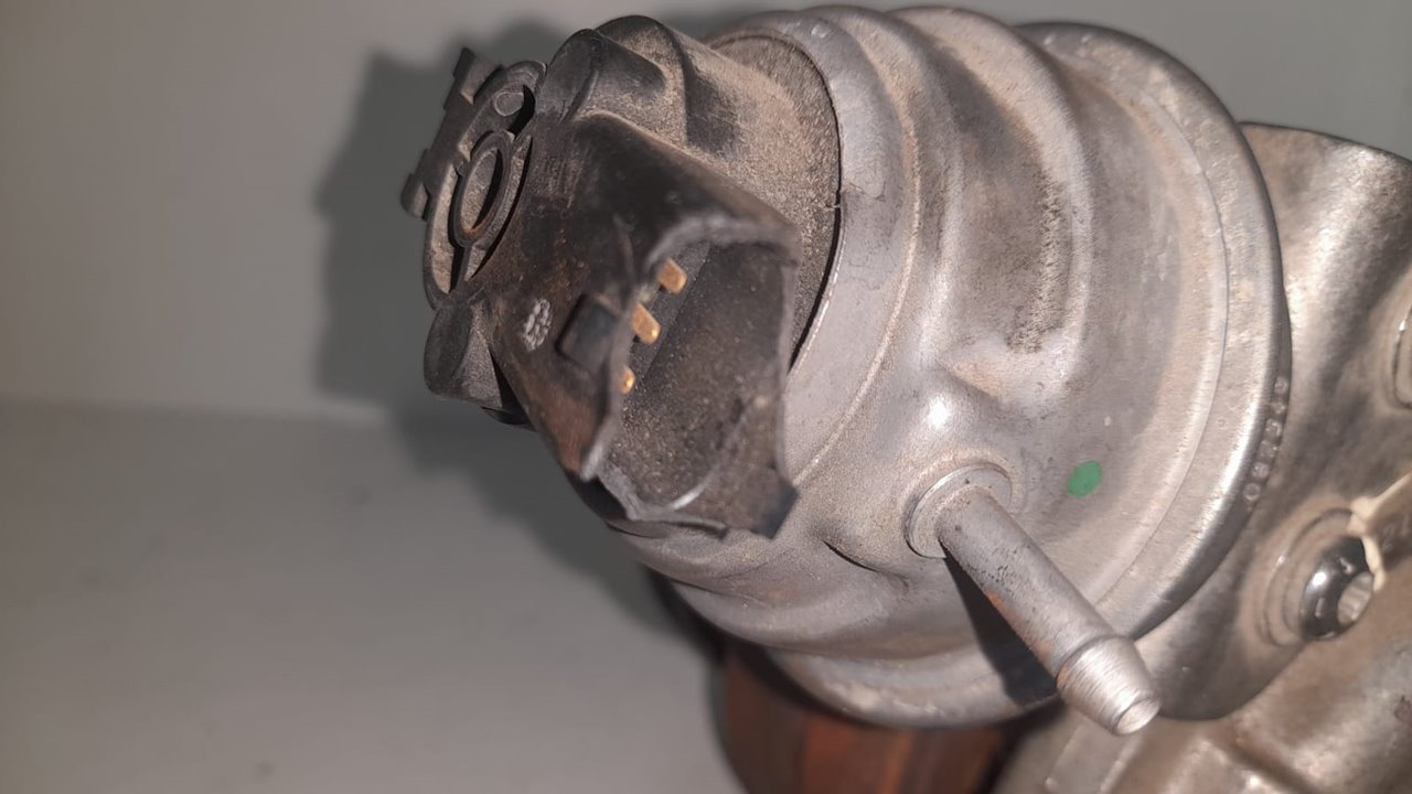 Completo con valvula y sensor de temperatura (conector posicionador de geometria roto el clip esta bien) volvo v40 cross country