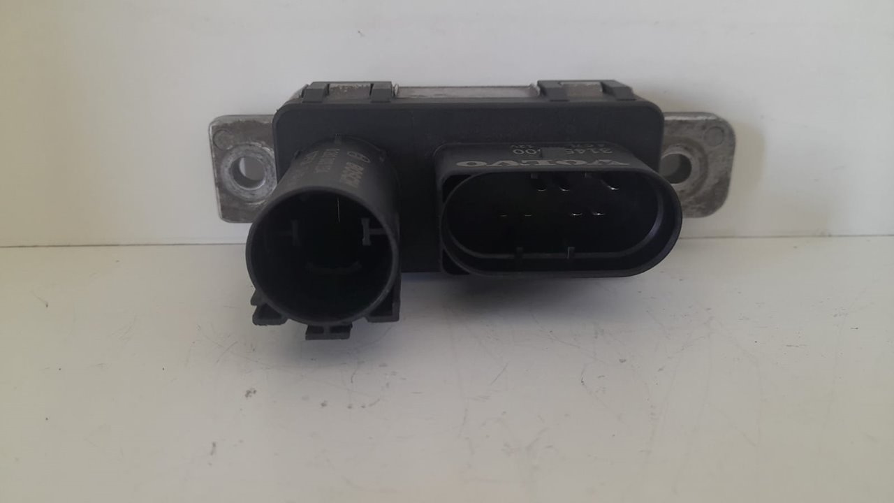 Caja precalentamiento volvo v40 cross country basis