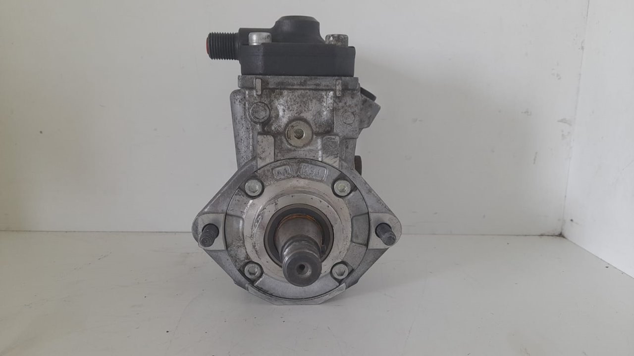 Bomba inyeccion volvo v40 cross country basis