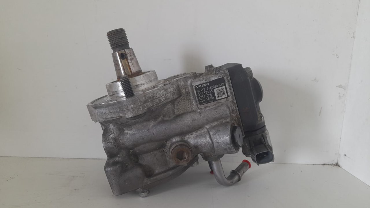 Bomba inyeccion volvo v40 cross country basis
