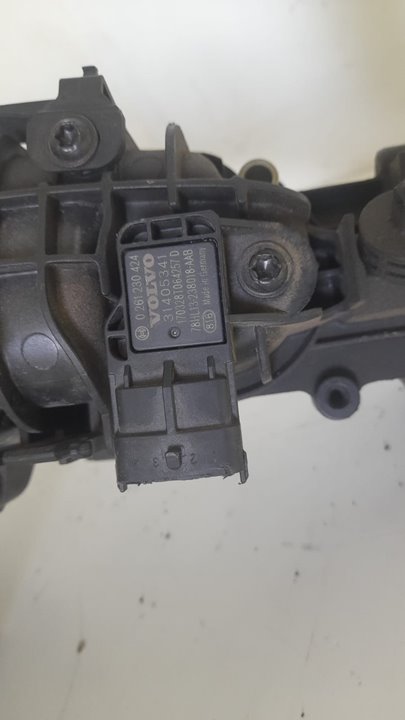 Colector admision volvo v40 cross country basis