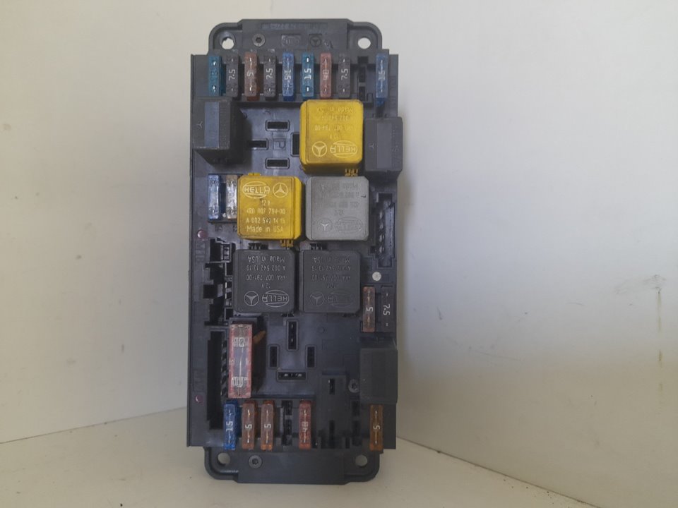 Caja reles / fusibles mercedes-benz clase c (bm 203) sportcoupe c 220 cdi (la) sport edition (