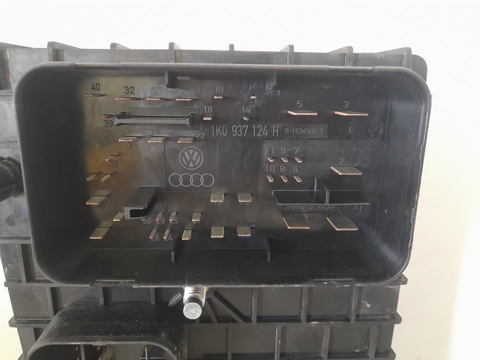 Caja reles / fusibles audi a3 (8p1) 2.0 tdi ambiente