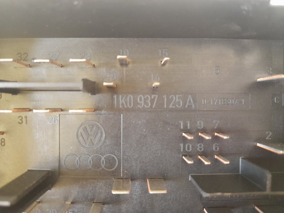 Caja reles / fusibles audi a3 sportback (8pa) 1.9 tdi e ambiente