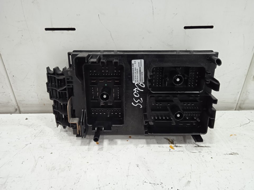 Caja reles / fusibles opel astra j berlina 5p cosmo