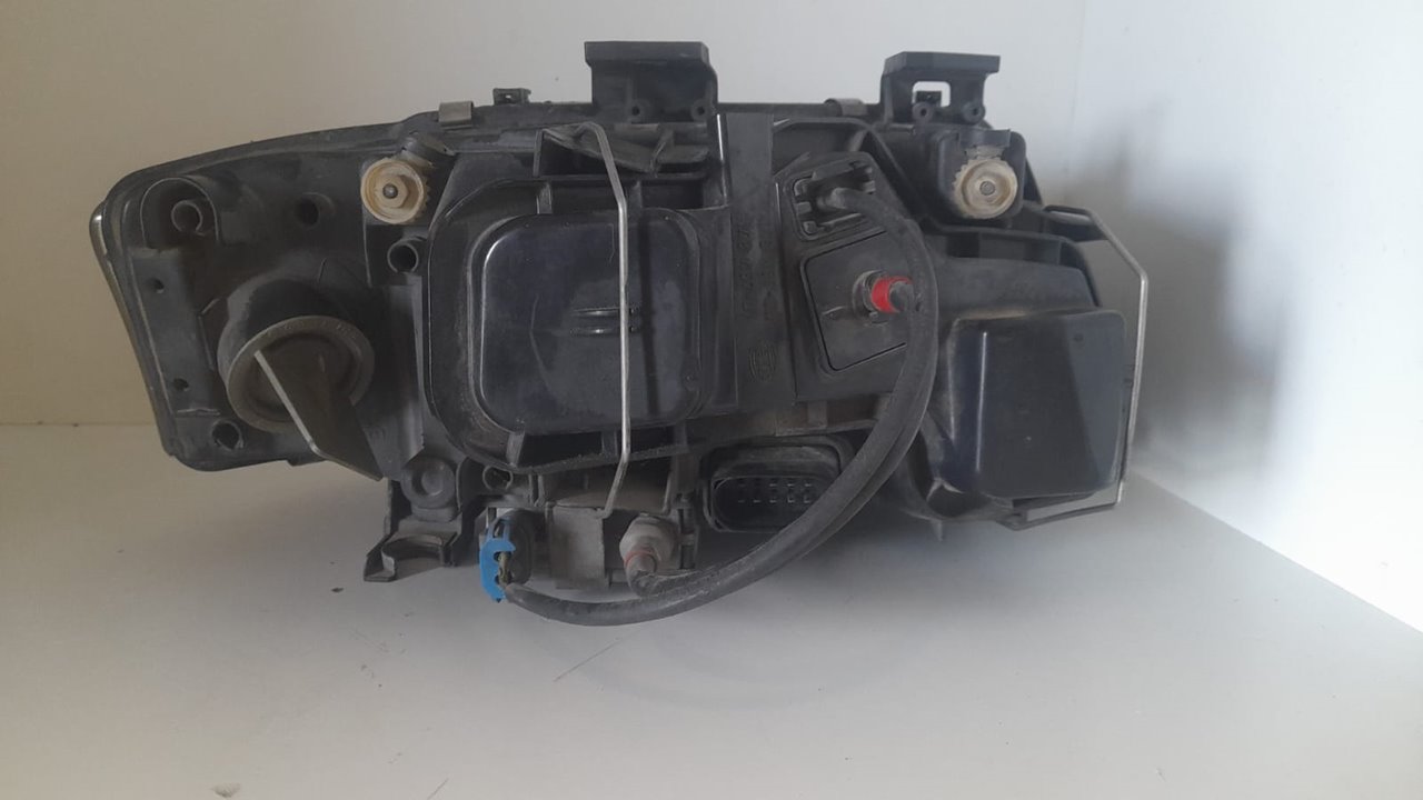 Faro izquierdo audi a6 avant (4b5) 2.5 tdi