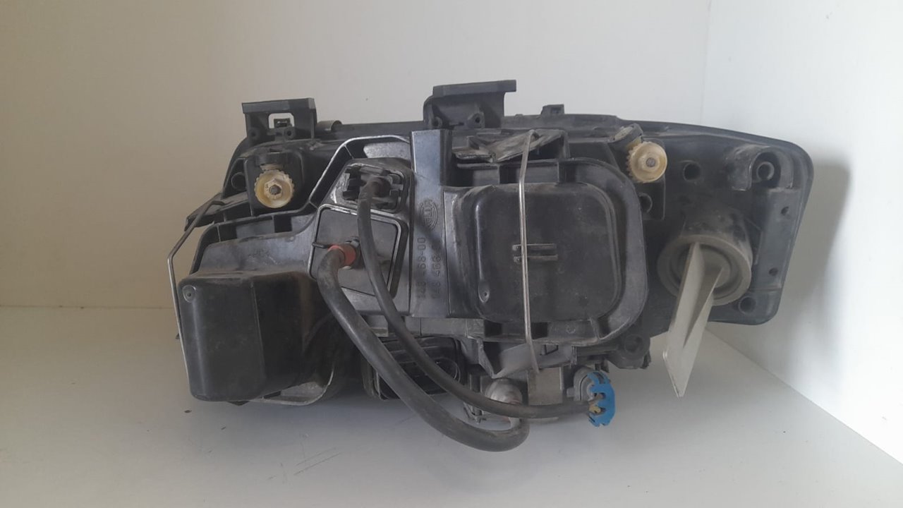Faro derecho audi a6 avant (4b5) 2.5 tdi