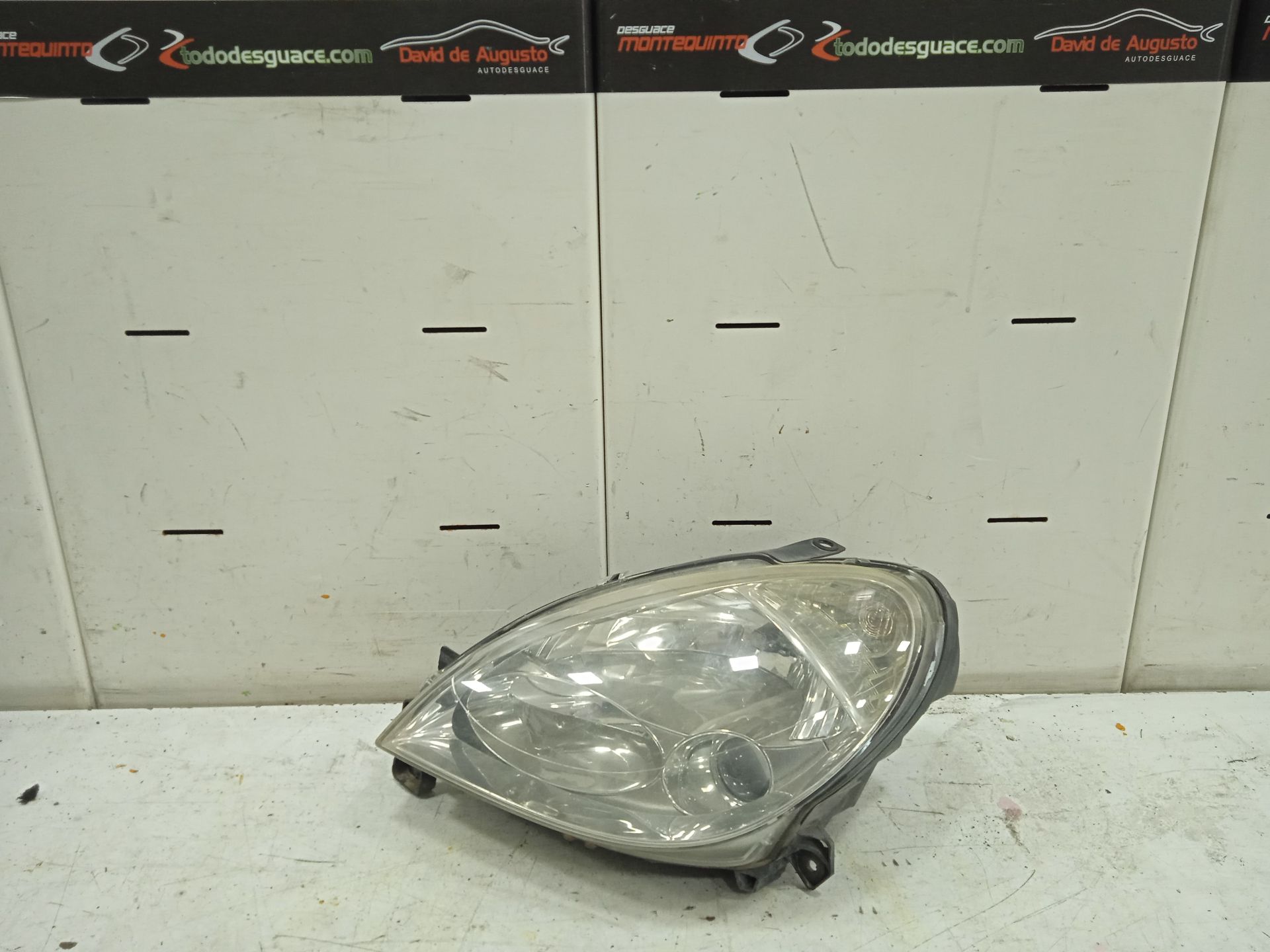 Faro izquierdo citroen xsara berlina 1.9 d sx