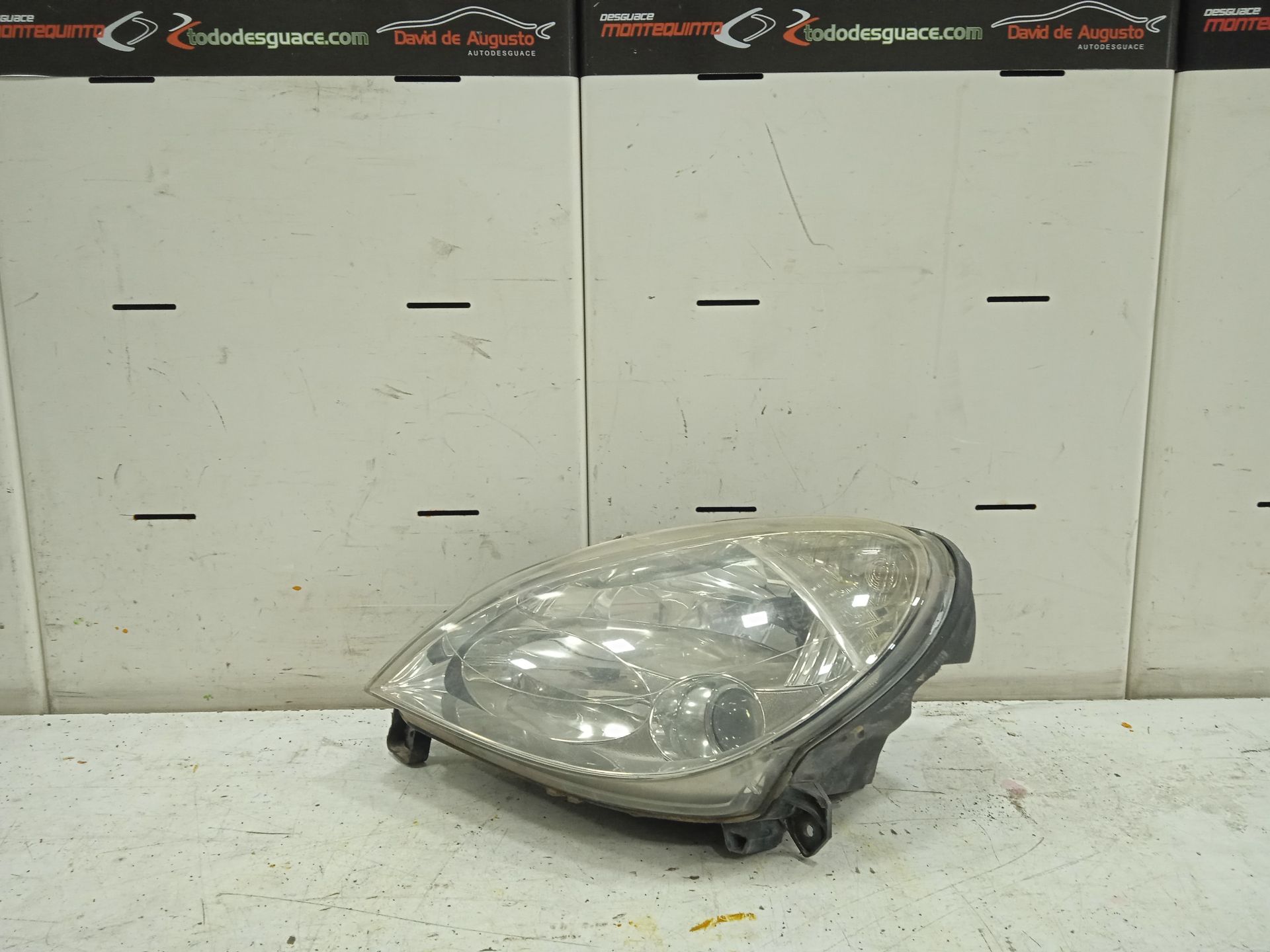 Faro izquierdo citroen xsara berlina 1.9 d sx