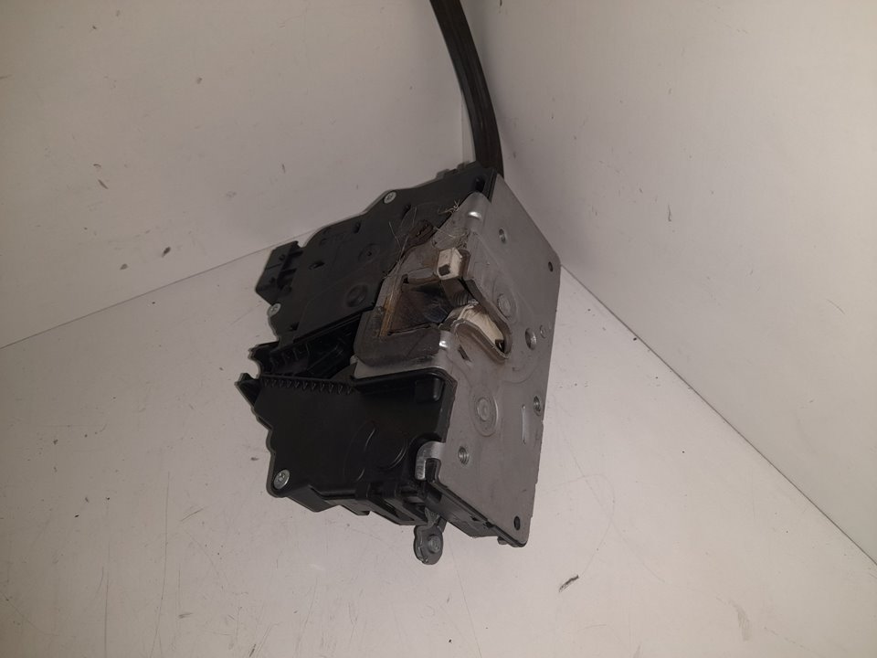 Cerradura puerta delantera derecha 130 (rs: 3000 mm)