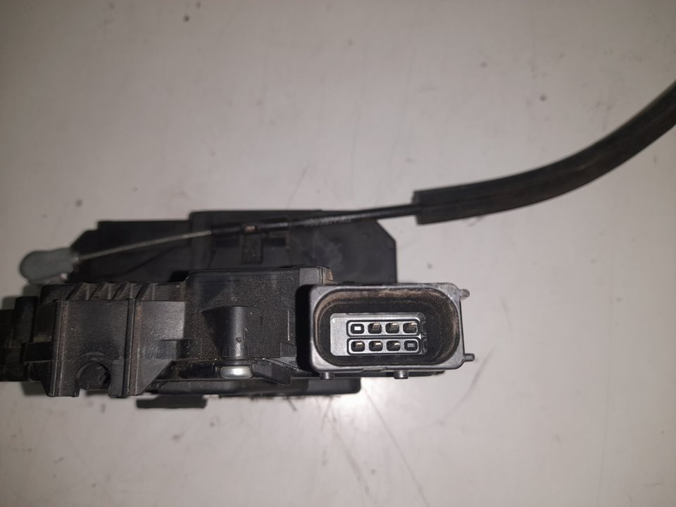 Cerradura puerta delantera derecha 130 (rs: 3000 mm)