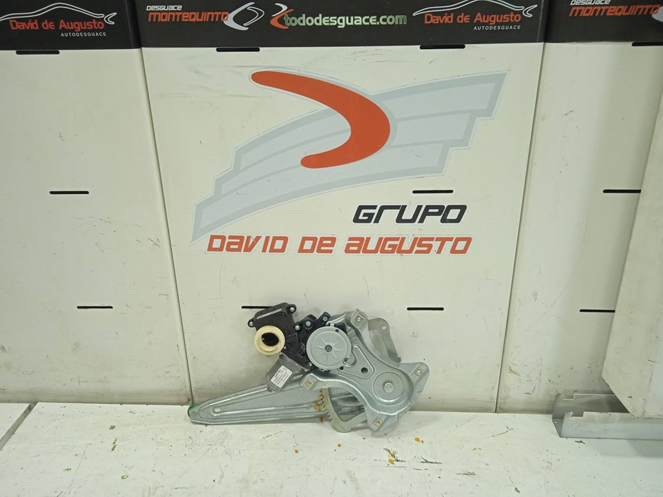 Elevalunas trasero derecho toyota auris (e18) hybrid active