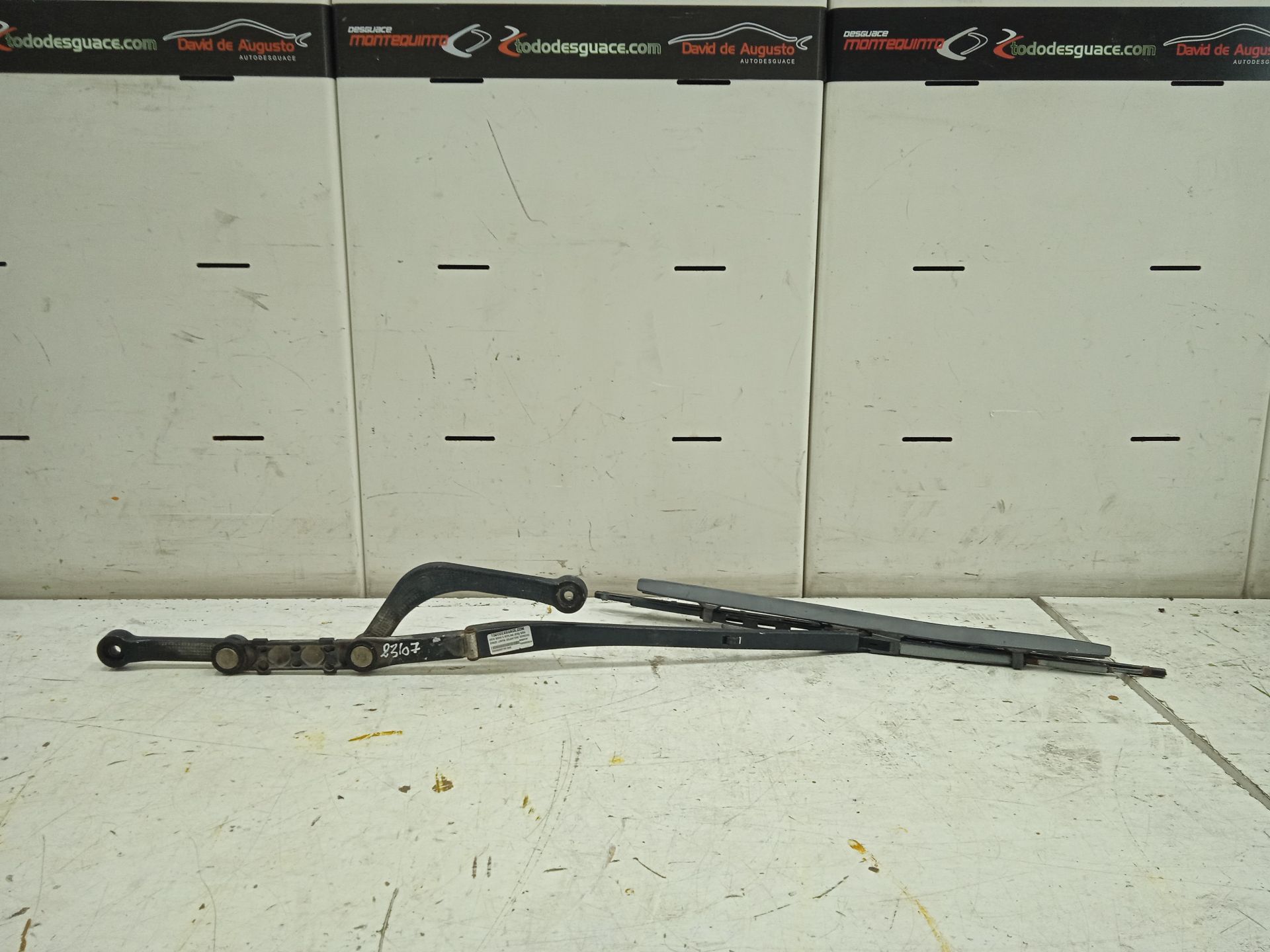 Brazo limpia delantero derecho bmw serie 5 berlina (e39) 530d