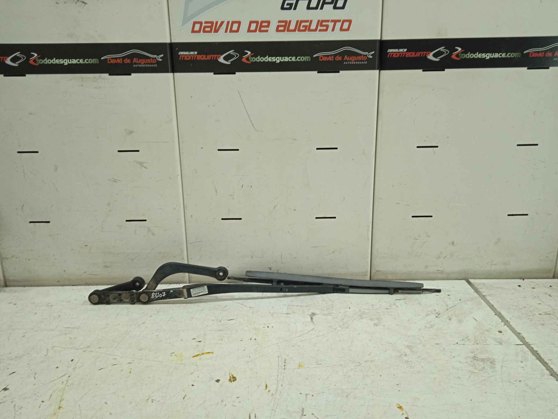 Brazo limpia delantero derecho bmw serie 5 berlina (e39) 530d