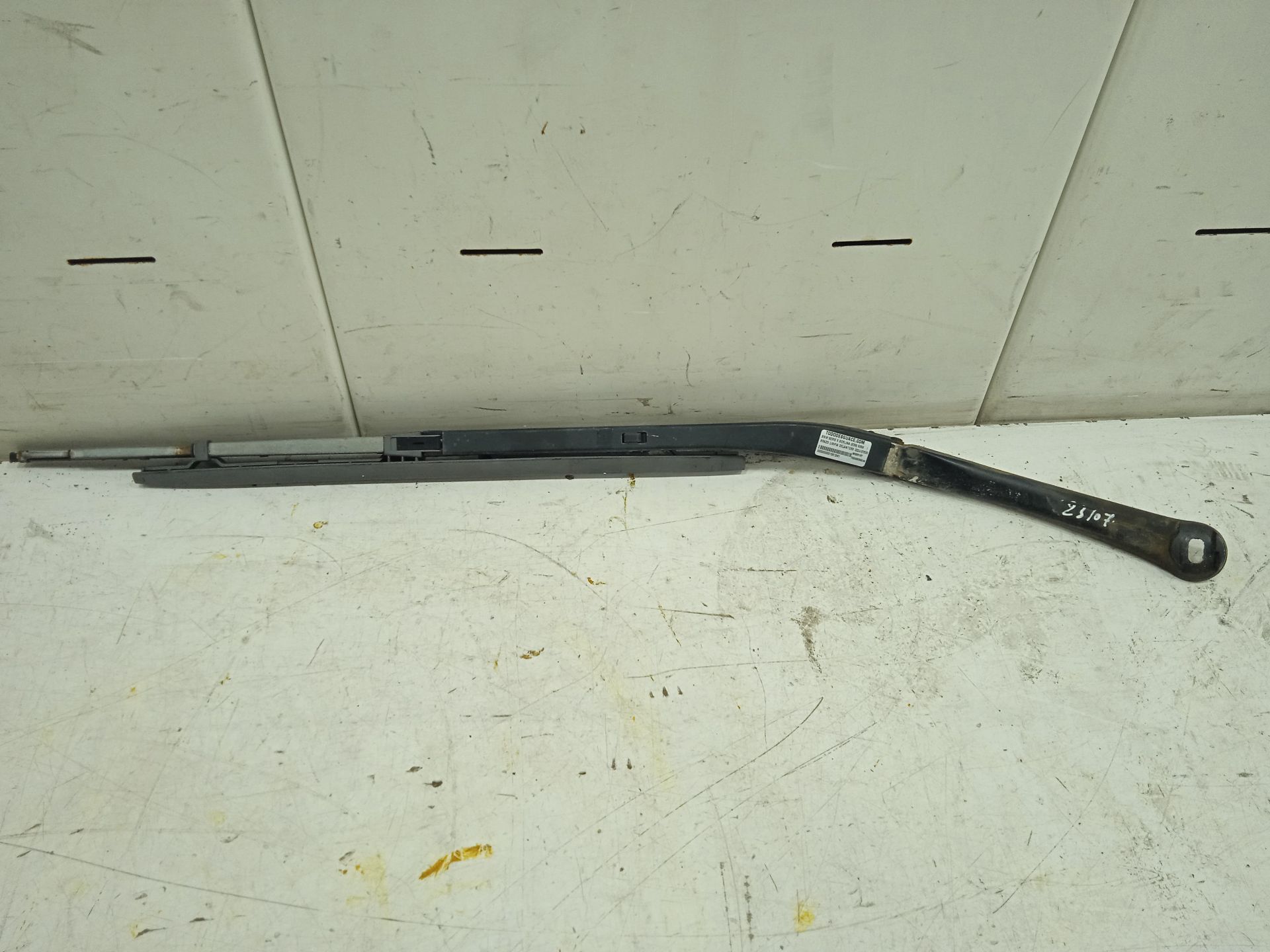 Brazo limpia delantero izquierdo bmw serie 5 berlina (e39) 530d