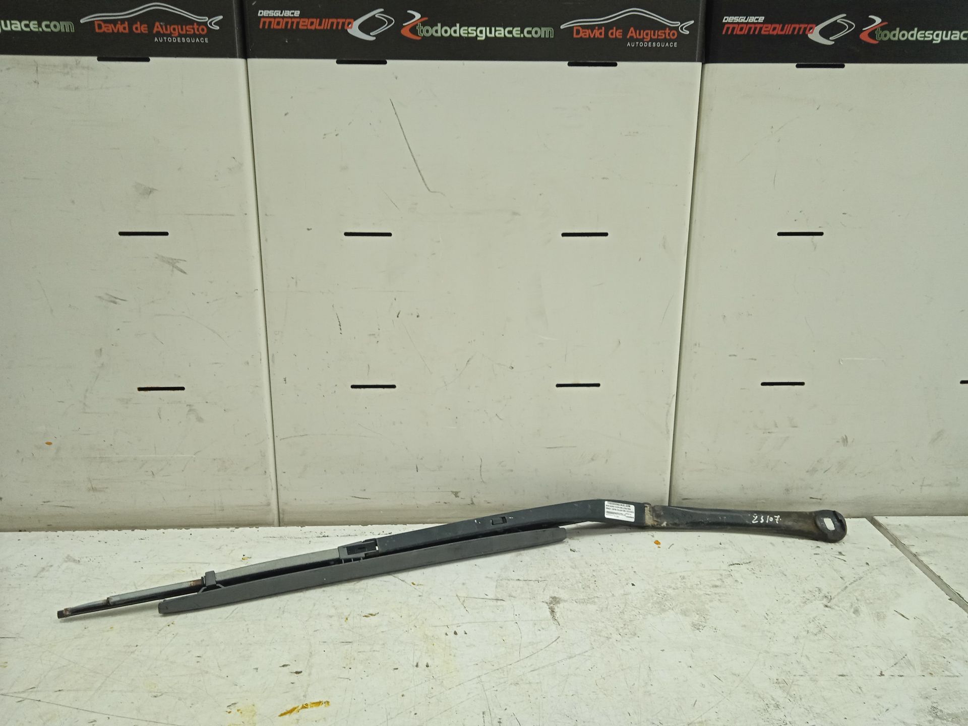 Brazo limpia delantero izquierdo bmw serie 5 berlina (e39) 530d