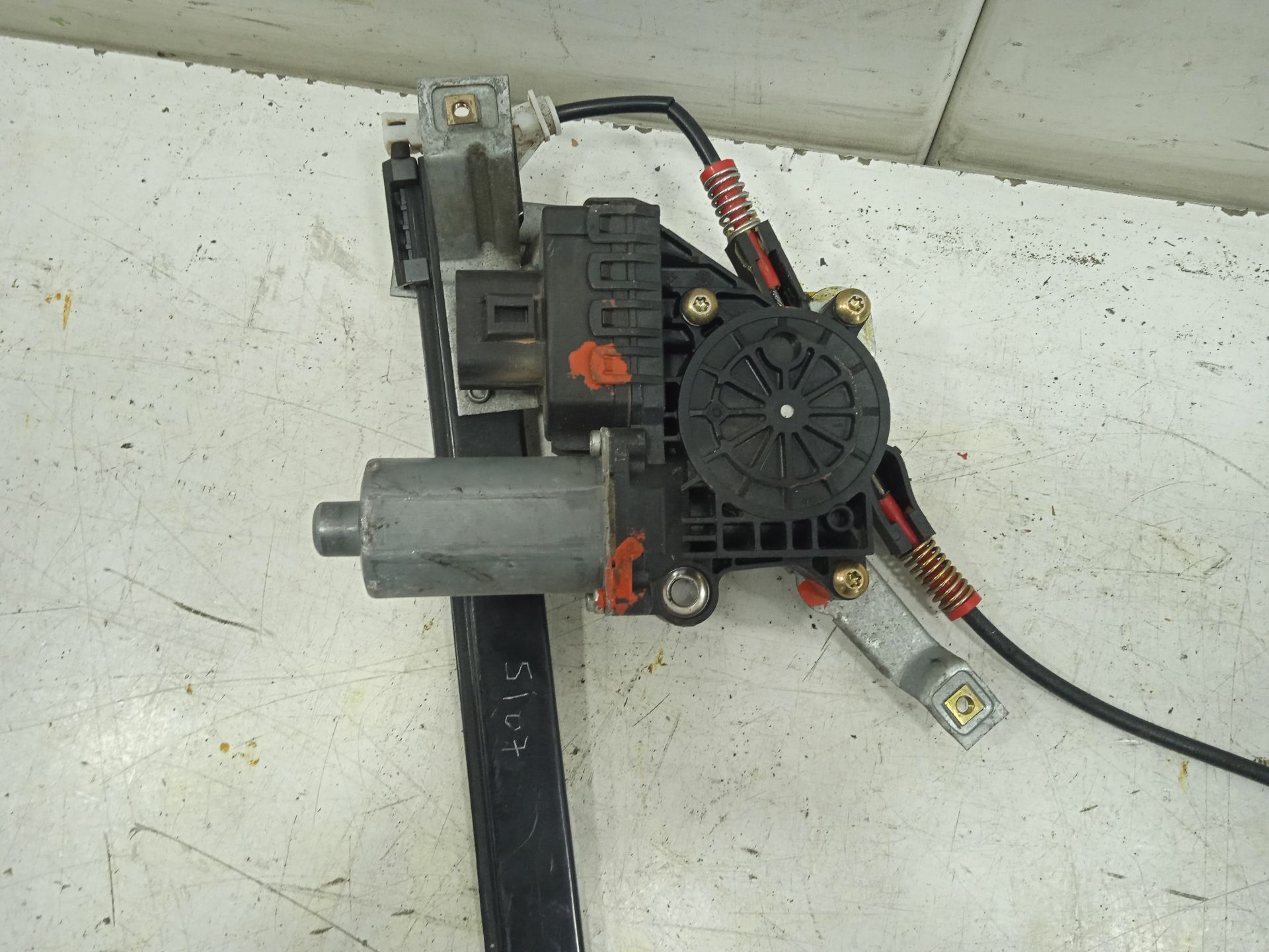 Elevalunas delantero izquierdo ford mondeo berlina (ge) ambiente