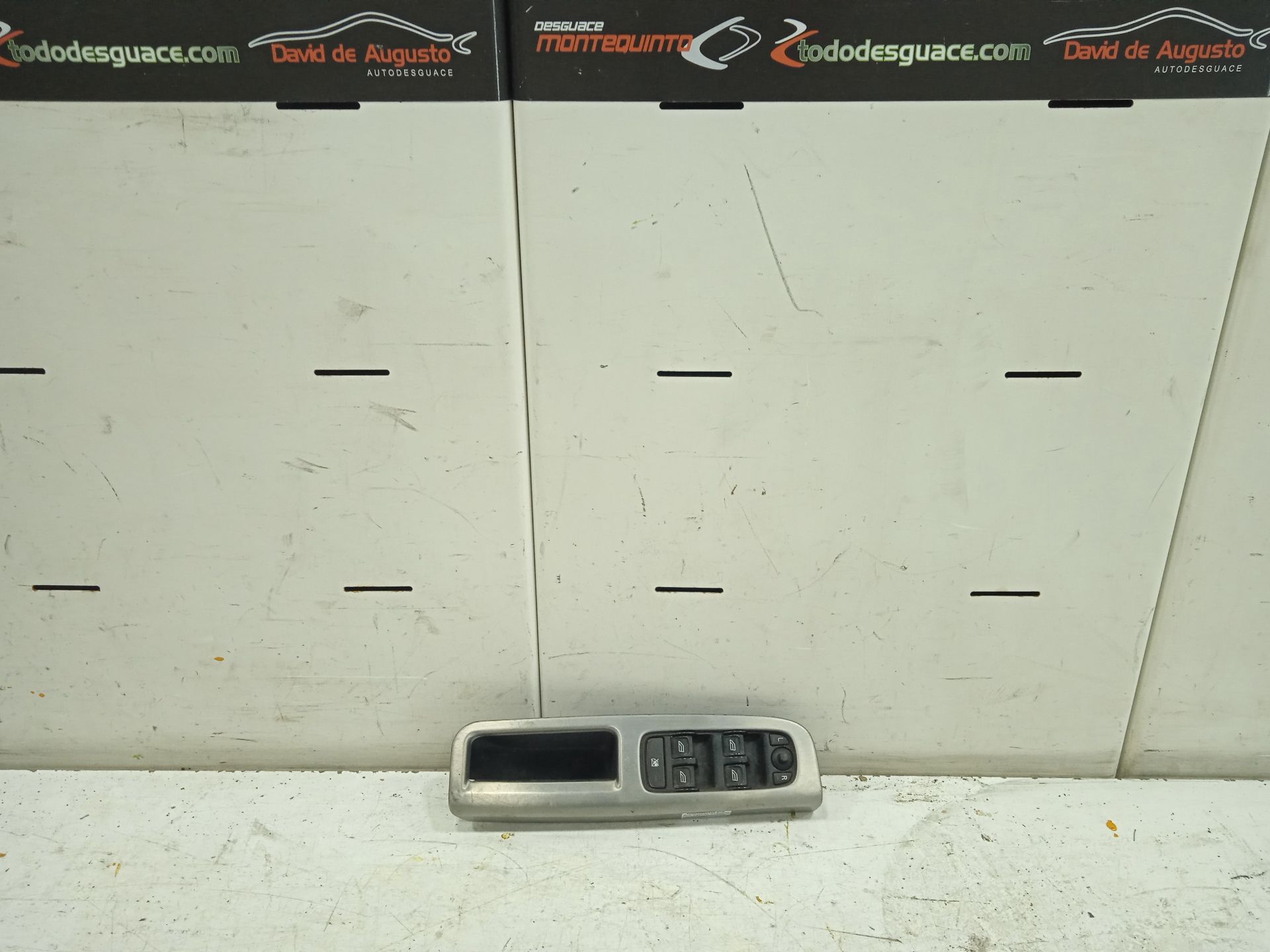 Mando elevalunas delantero izquierdo volvo s40 berlina 1.8 f momentum