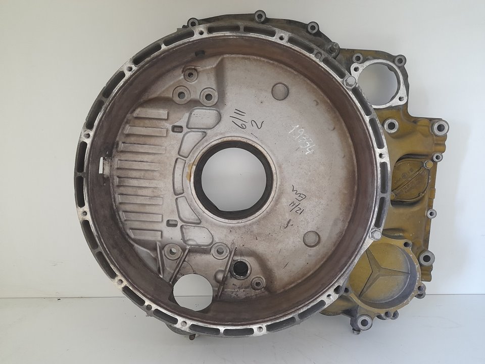 Tapa distribucion mercedes-benz  no identificado