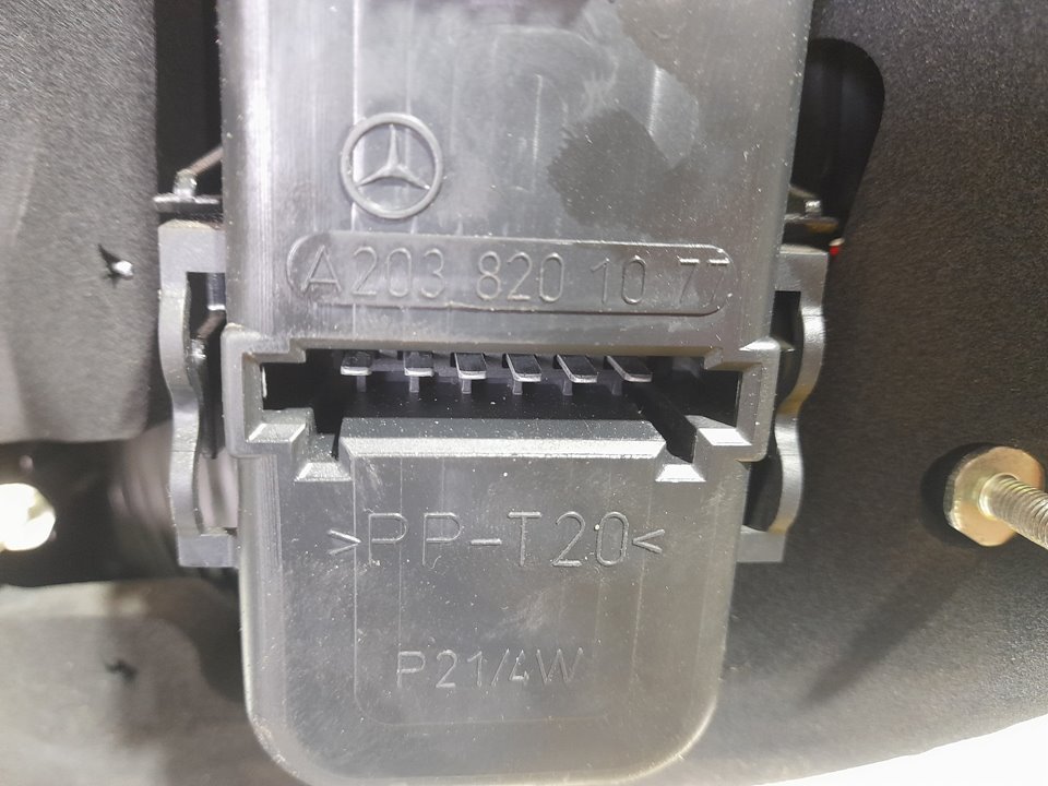 Piloto trasero izquierdo mercedes-benz clase c (bm 203) sportcoupe c 220 cdi (la) sport edition (