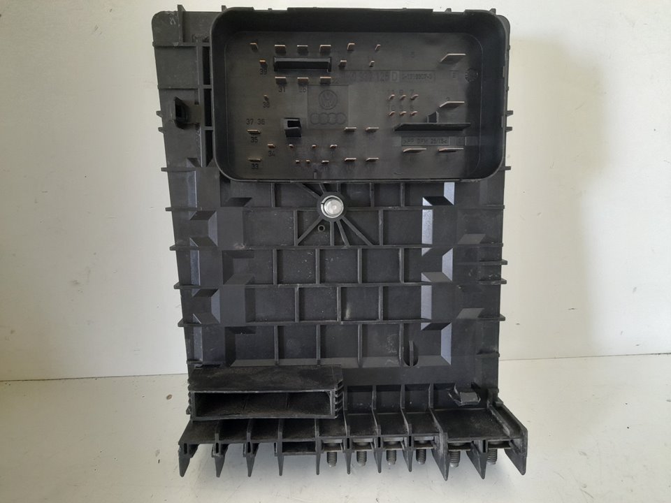 Caja reles / fusibles audi a3 sportback (8pa) 2.0 tdi ambiente (dpf)