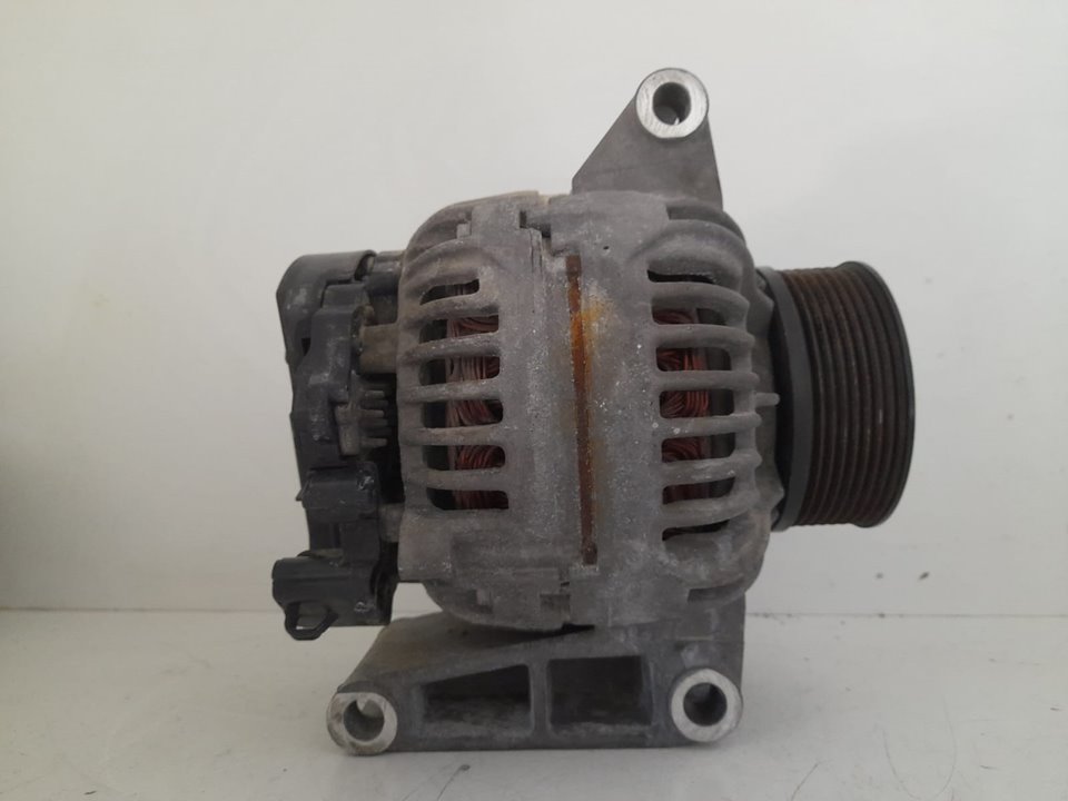 Alternador mercedes-benz  no identificado