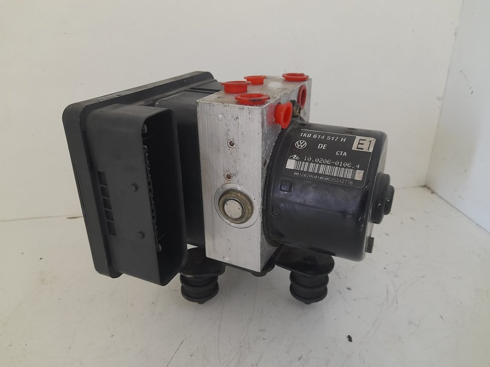 379k volkswagen touran (1t1) advance