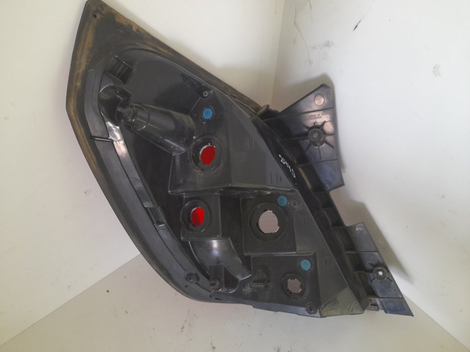 Piloto trasero derecho opel antara cosmo 4x4