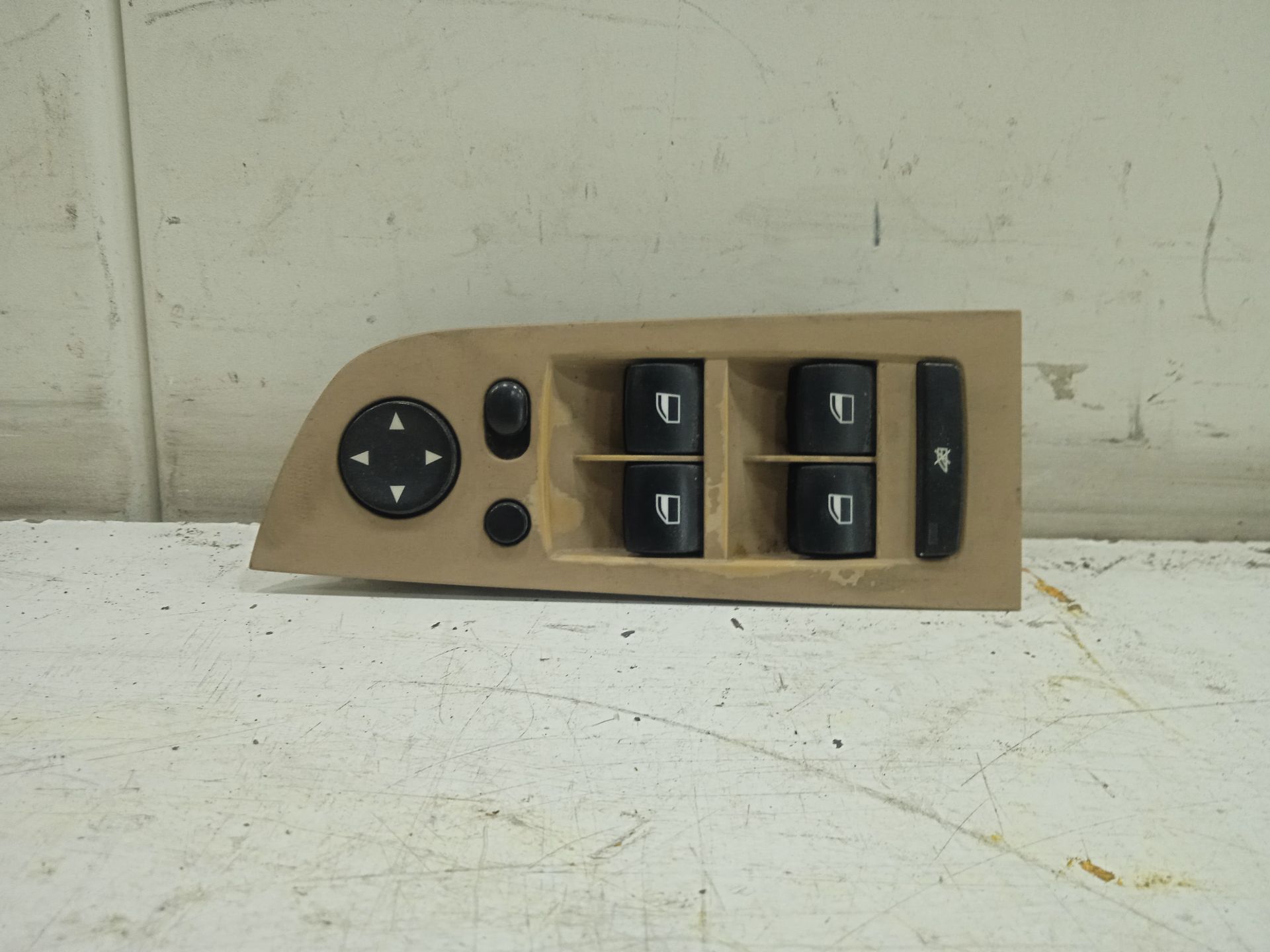 Mando elevalunas delantero izquierdo bmw serie 3 touring (e91) 