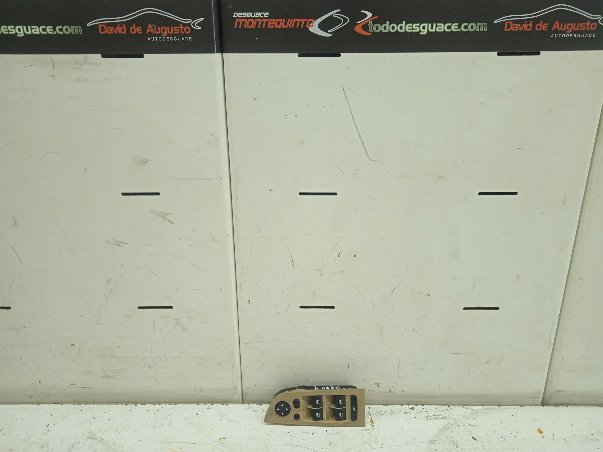 Mando elevalunas delantero izquierdo bmw serie 3 touring (e91) 