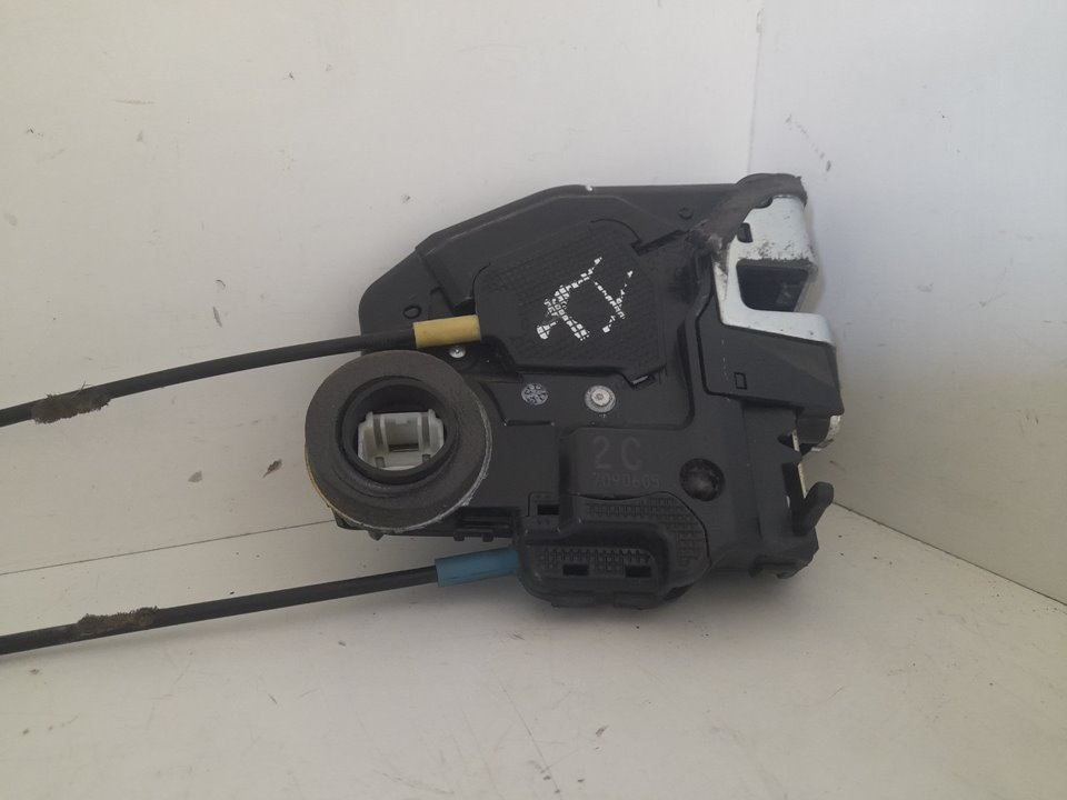 Cerradura puerta trasera derecha toyota rav4 (a3) executive