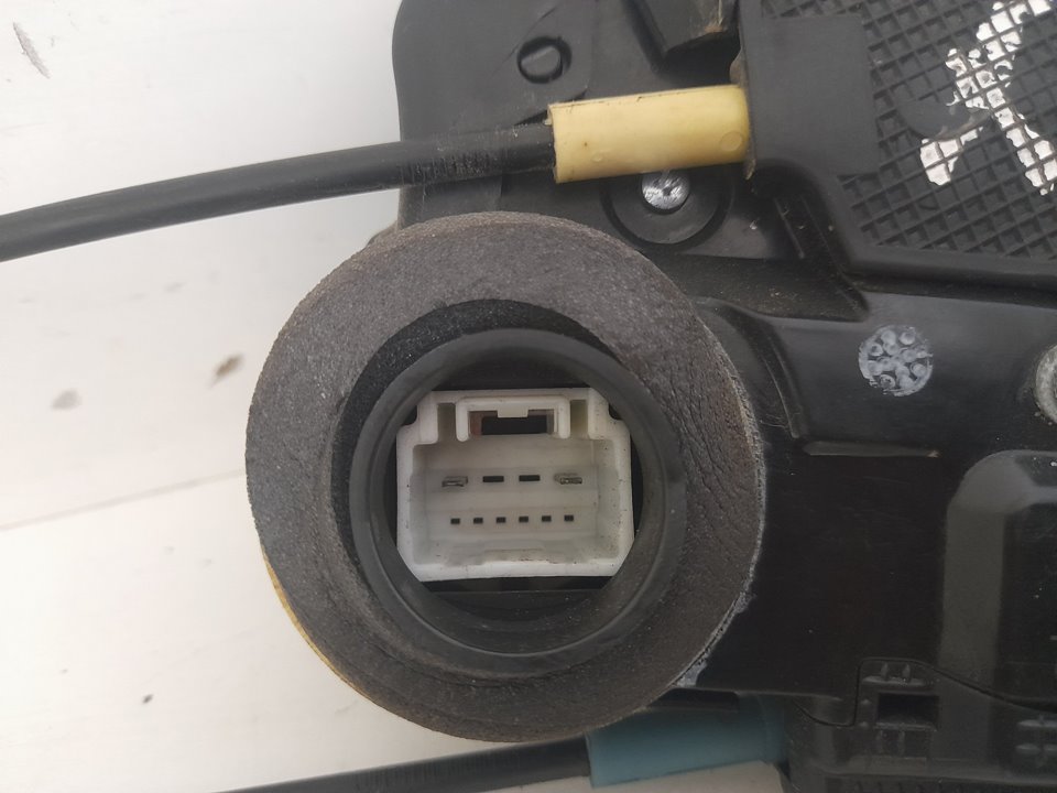 Cerradura puerta trasera derecha toyota rav4 (a3) executive