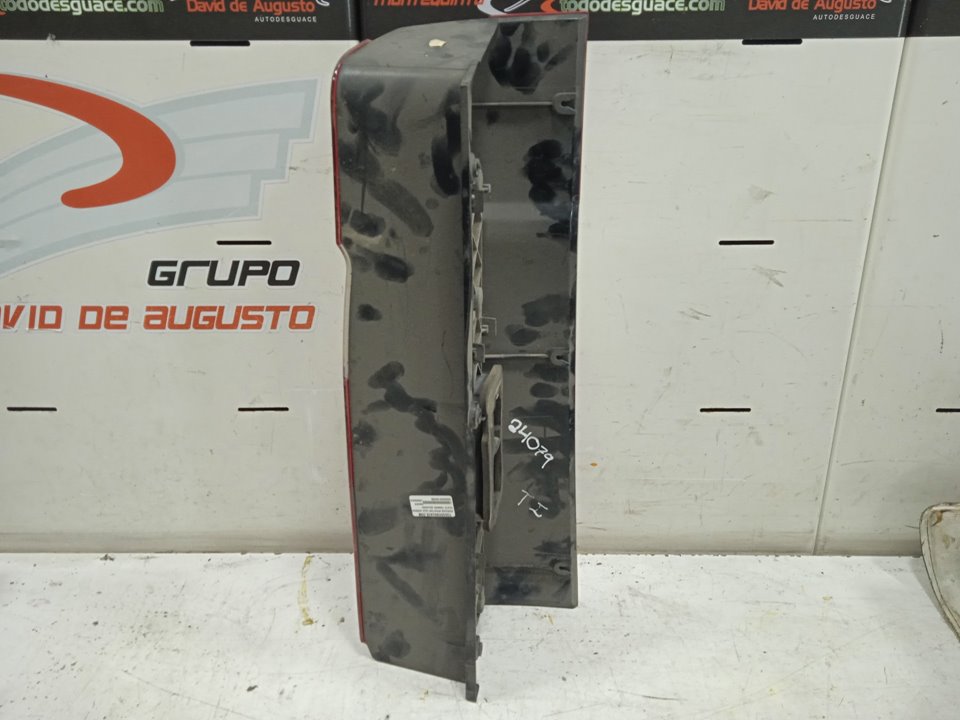 Piloto trasero izquierdo 210213216 cdi (906.611613)