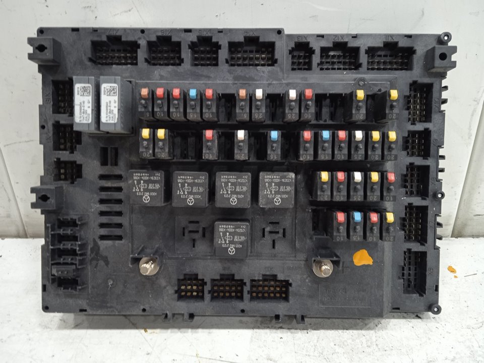 Caja reles / fusibles mercedes-benz actros 4 2-ejes bm 963 (2011) 18xx 4x2 szm l bigspace