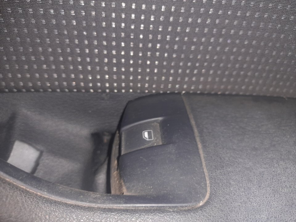 Guarnecido puerta delantera derecha audi a3 (8p1) 2.0 tdi ambiente