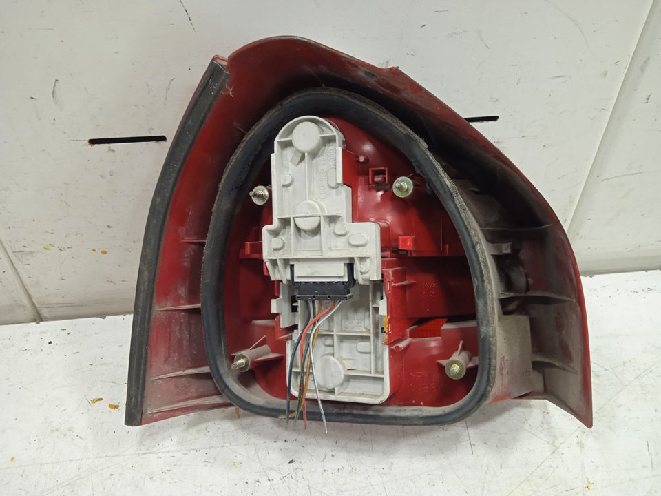 Piloto trasero derecho audi a3 (8l) 1.6 ambiente