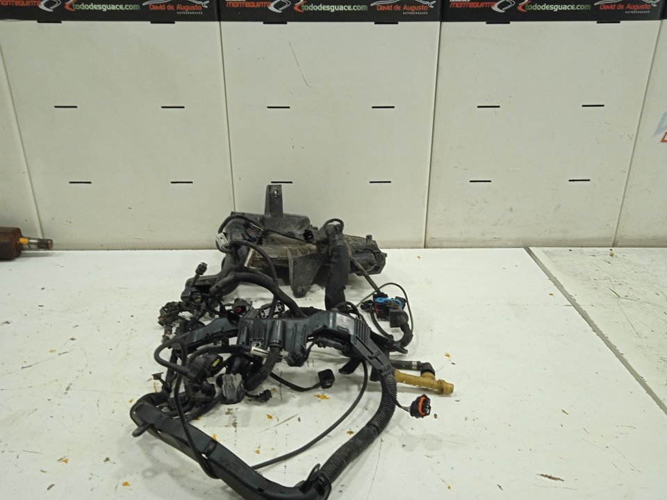 62                                                                     1155813s0 volvo v40 cross country basis