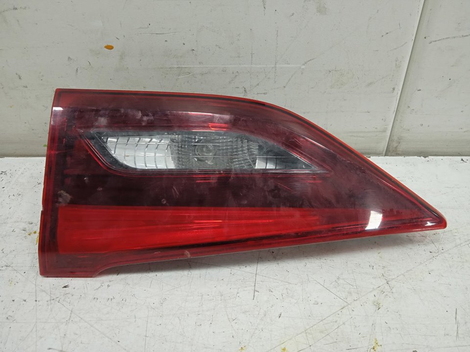 Ferencia visible toyota avensis (t27) advance