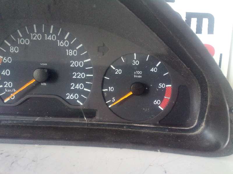 Cuadro instrumentos mercedes-benz clase e (bm 210) berlina 300 diesel (210.020)