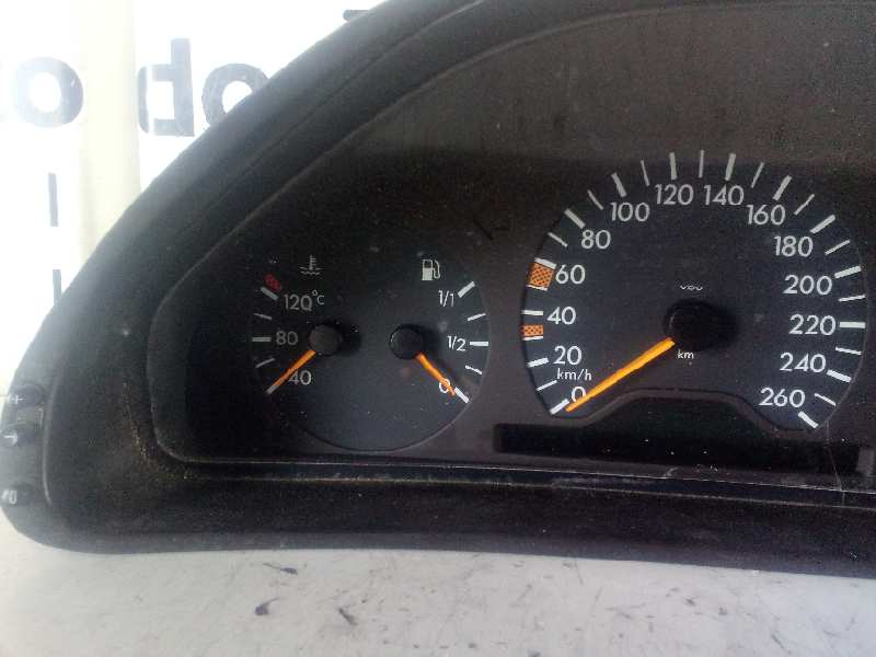 Cuadro instrumentos mercedes-benz clase e (bm 210) berlina 300 diesel (210.020)