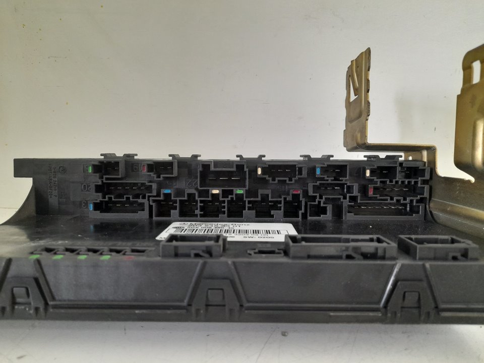 Caja reles / fusibles mercedes-benz clase c (bm 203) sportcoupe c 220 cdi (la) sport edition (