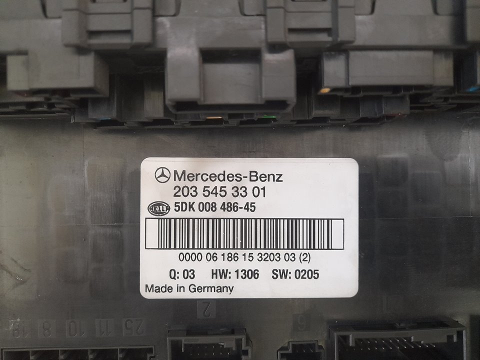Caja reles / fusibles mercedes-benz clase c (bm 203) sportcoupe c 220 cdi (la) sport edition (