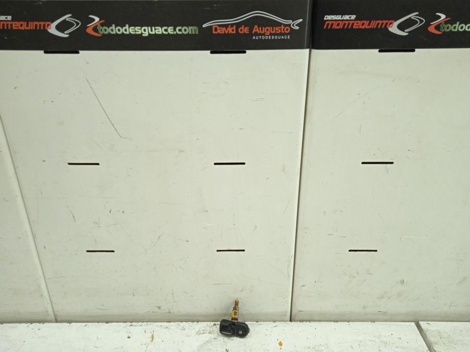 8 toyota yaris (p13) hybrid feel!